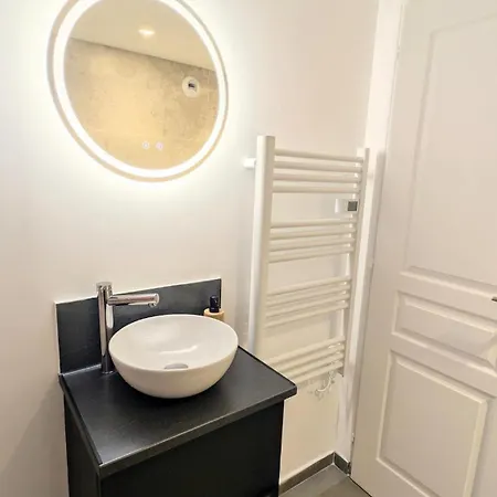 Nest Apartment