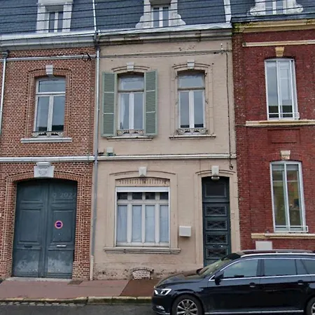 Nest * Abbeville
